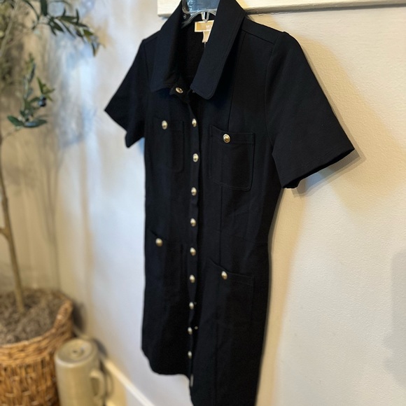 NWT Fall 2024 Michael Kors Utility Button Down Collar Black Gold Button Dress - Picture 6 of 7
